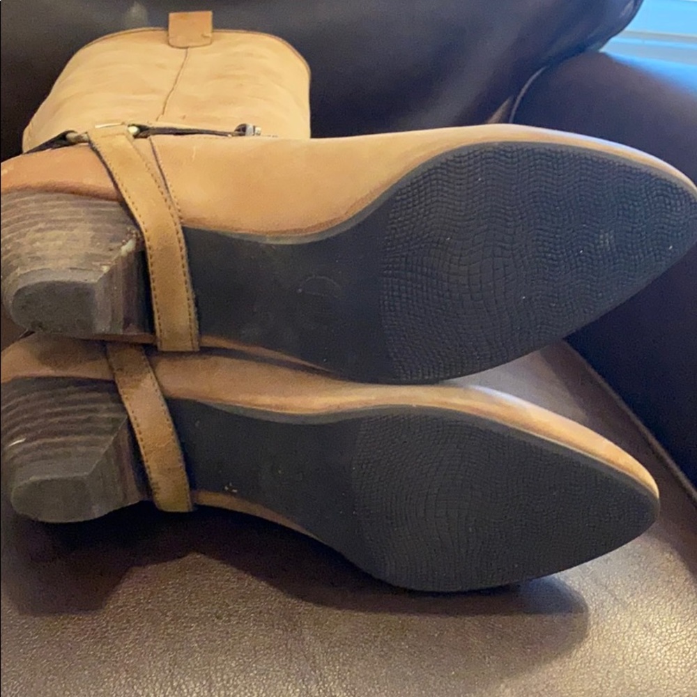 Boots - Picture 6 of 10